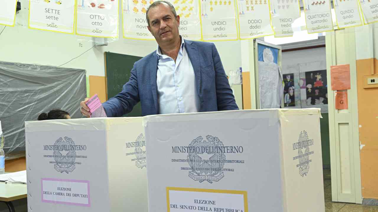 Anche De Magistris al voto 