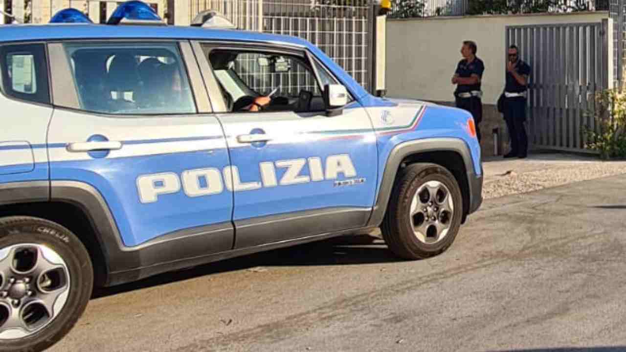 Campione di lotta greco romana massacra di botte la compagna