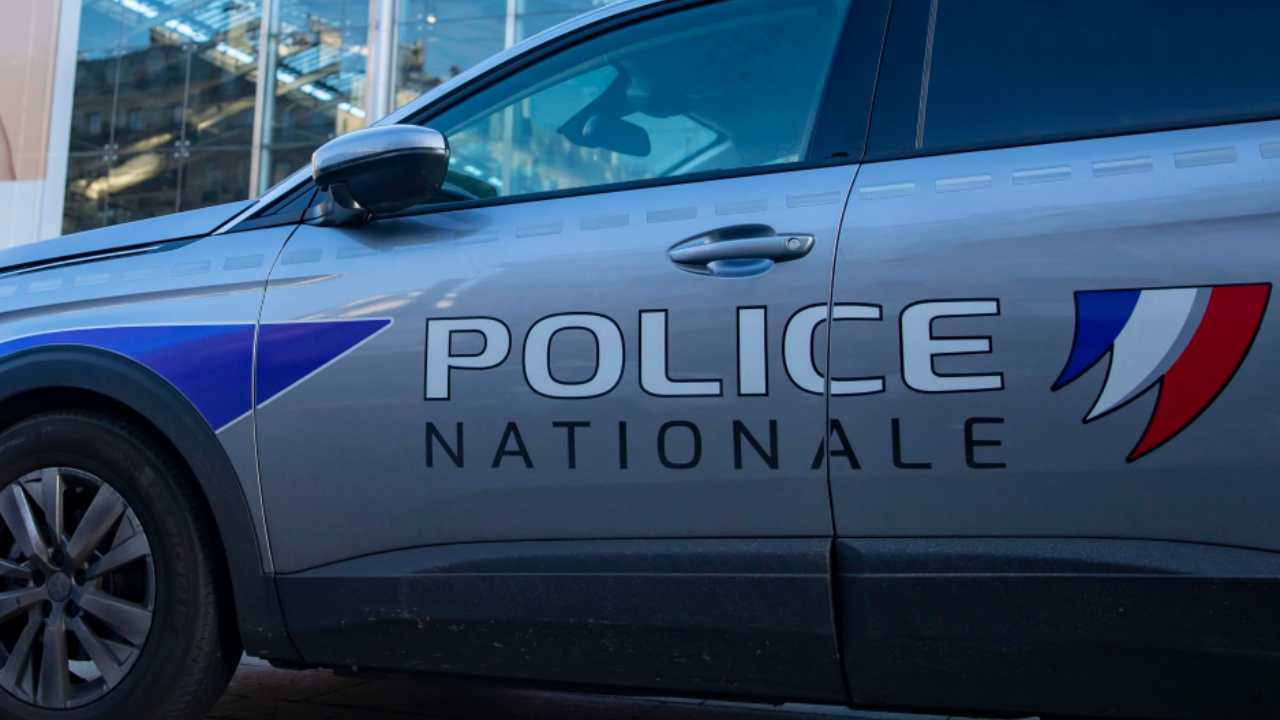 Polizia francese svolta nelle indagini