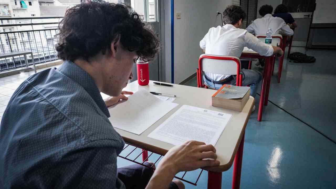 Il trucco dello studente per copiare è geniale