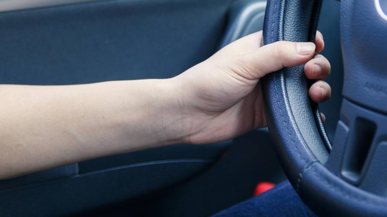 Attenzione allo scricchiolio dello sterzo, nasconde terribili problemi