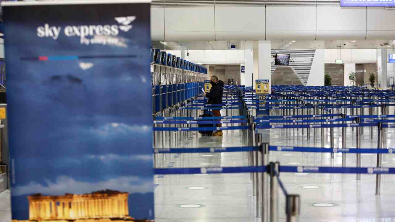 Terrore in aeroporto per colpa di un passeggero sospetto