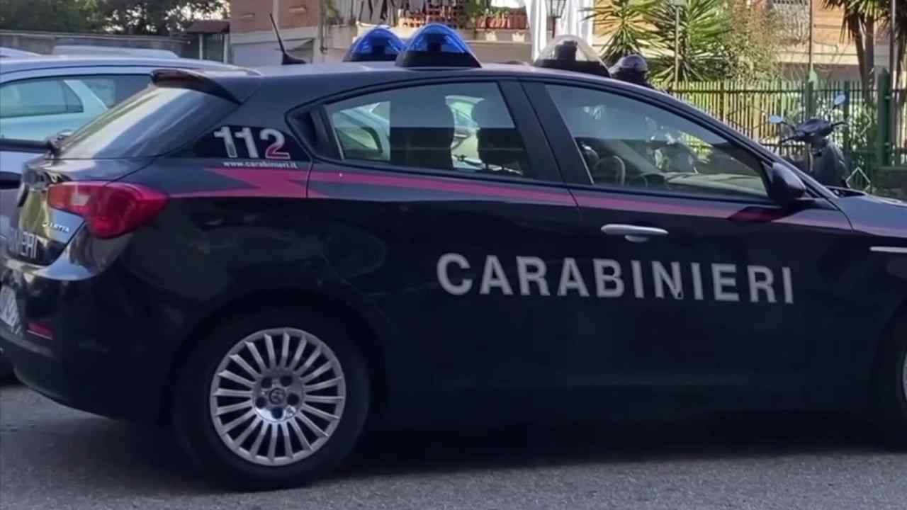 Uomo e donna trovati morti in casa