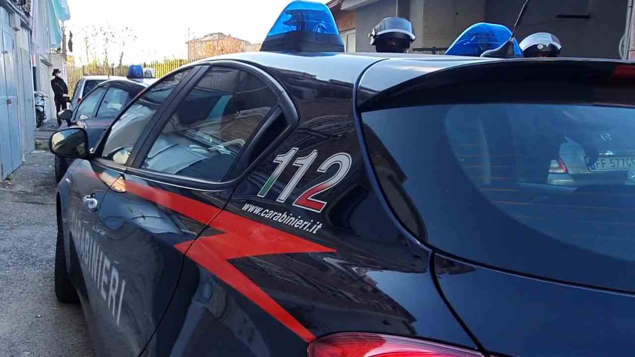 Uomo e donna trovati morti in casa