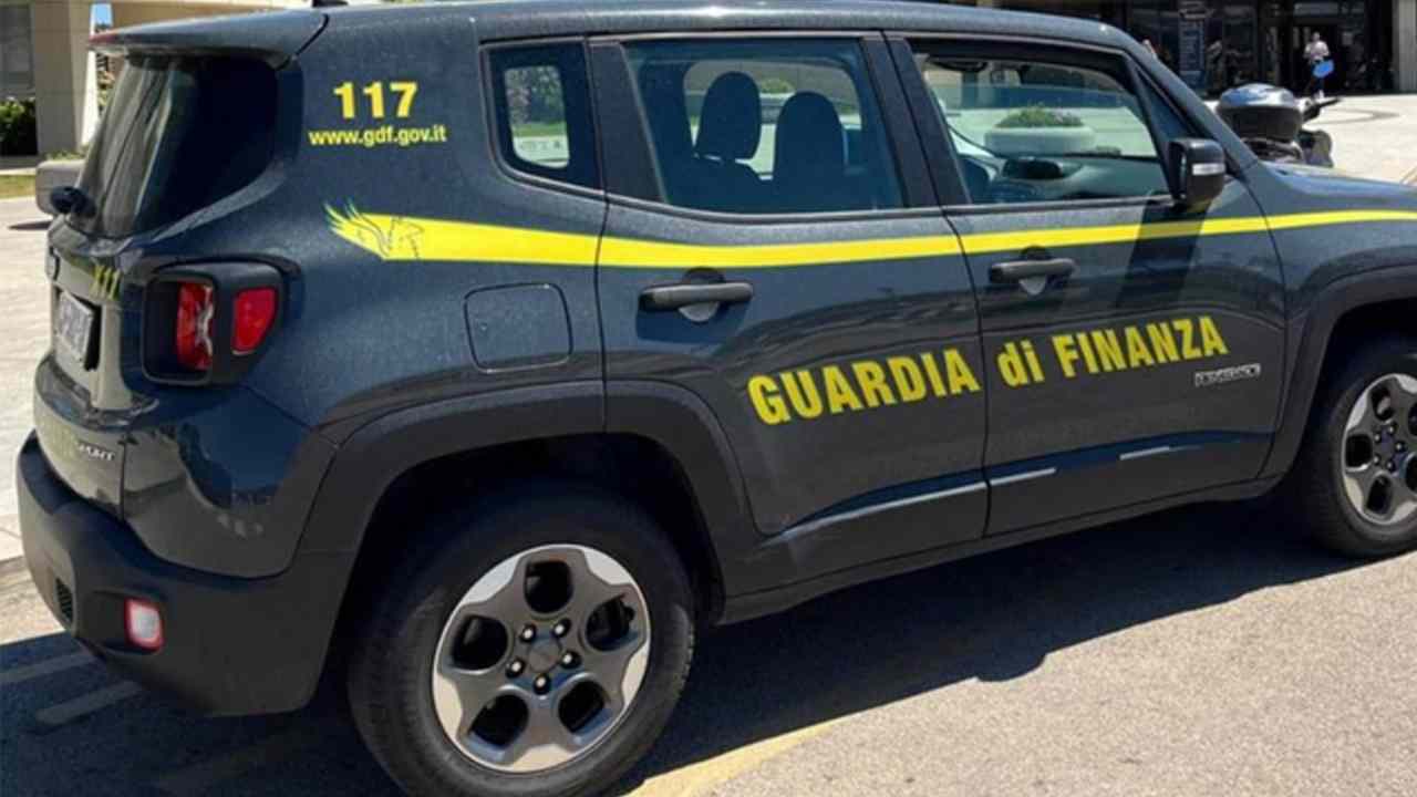 Percepisce la pensione del padre morto da anni