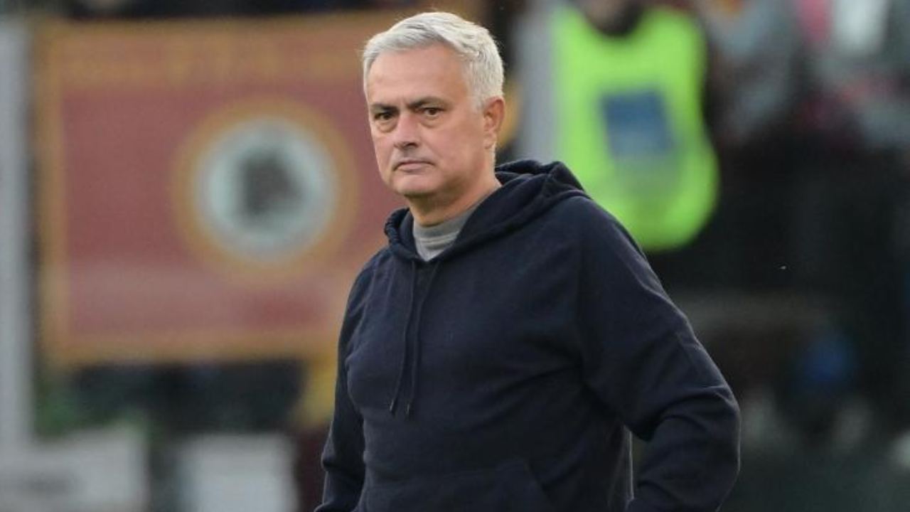 Che stoccata di Mourinho alla società