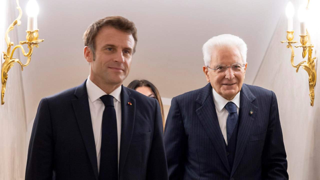 Colloquio telefonico tra Mattarella e Macron