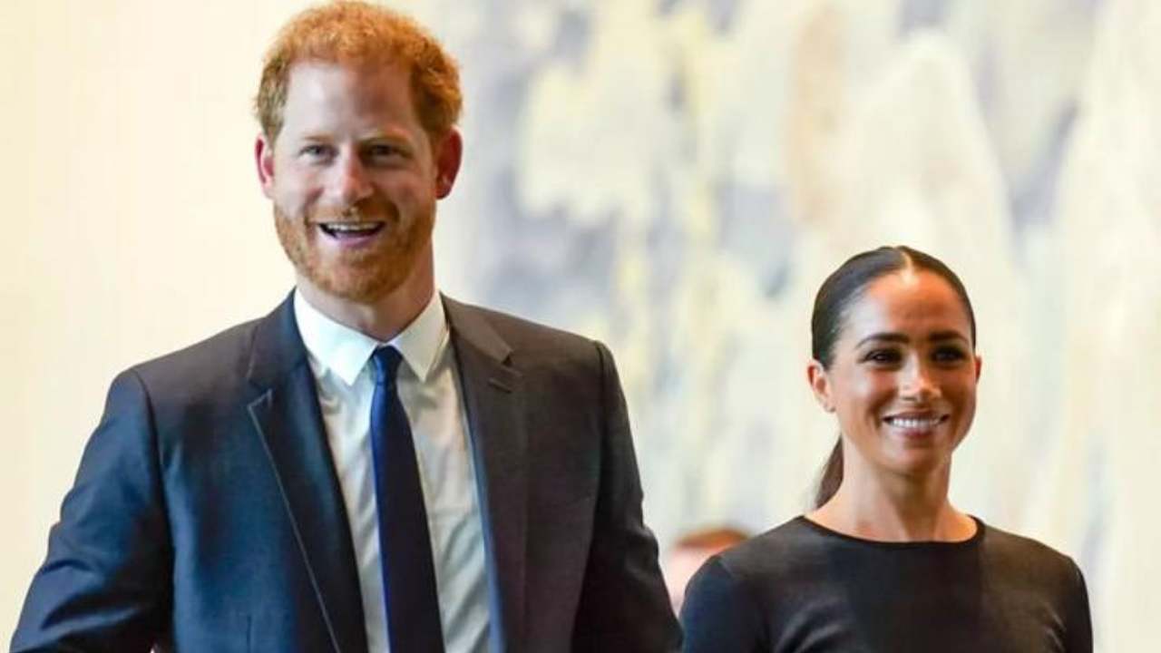 Harry e Meghan Natale lontani da Carlo