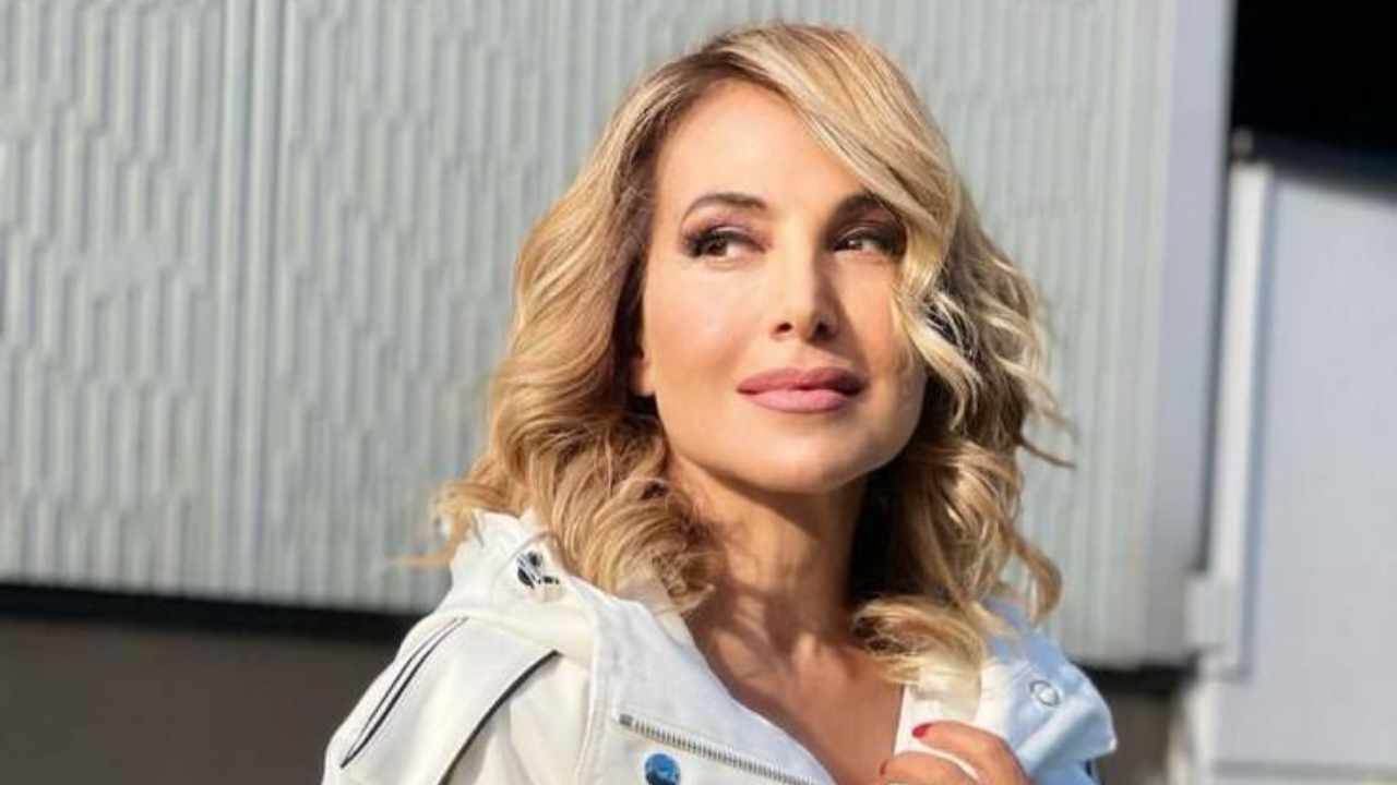 Barbara D'Urso criticata per delle foto