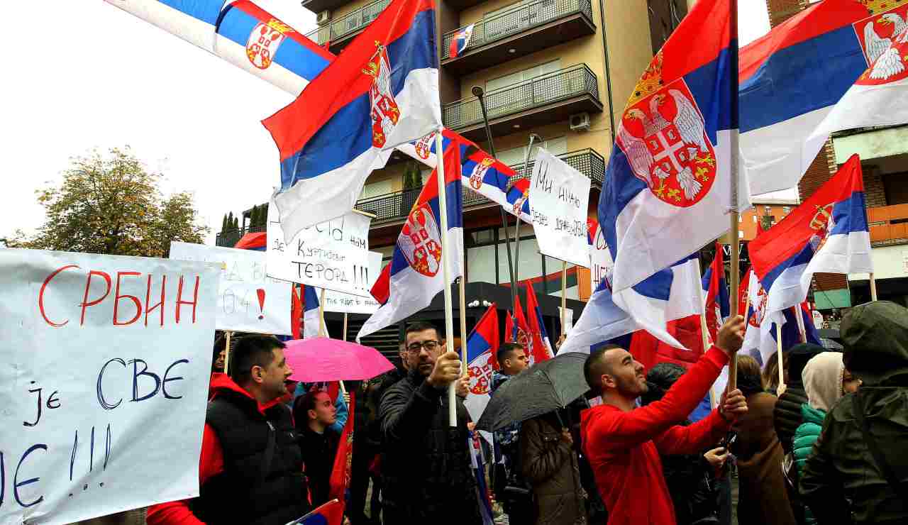 Proteste a Mitrovica