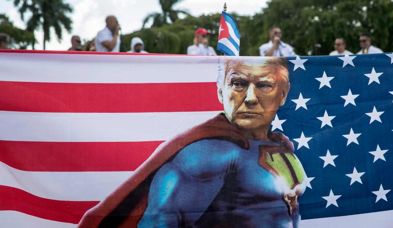 annuncio Donald Trump 