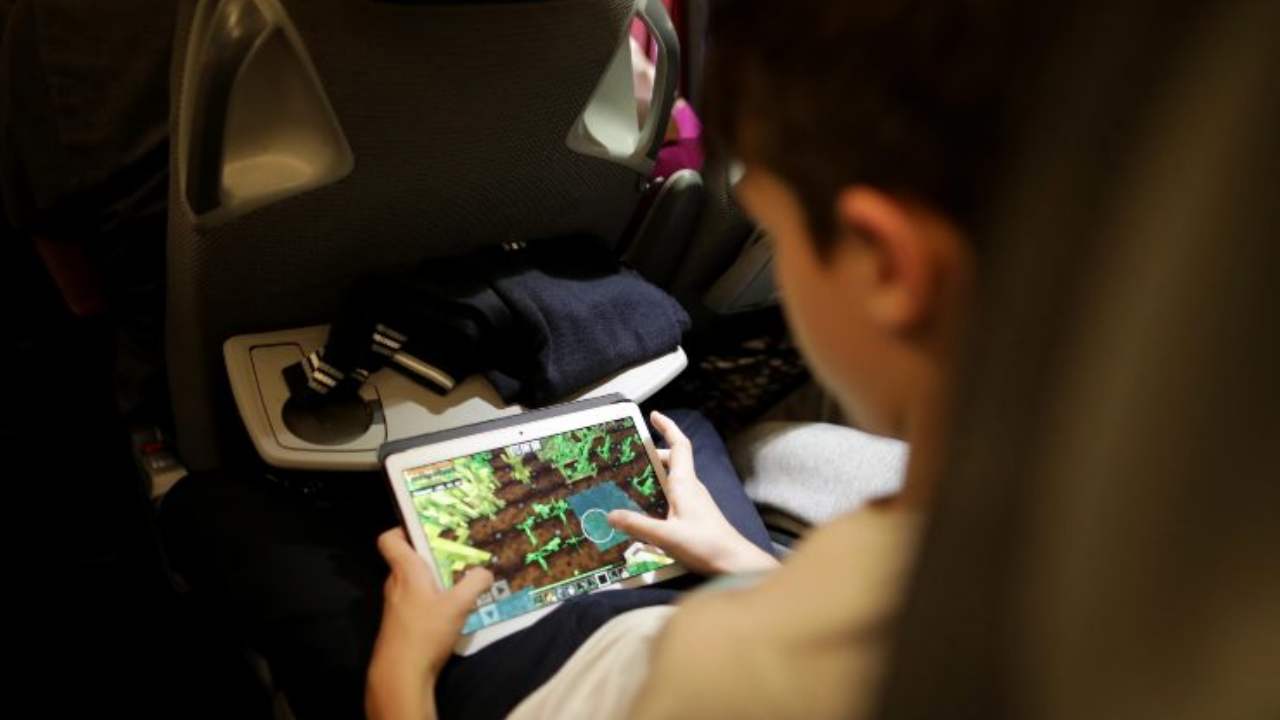 Bambino dispositivo elettronico