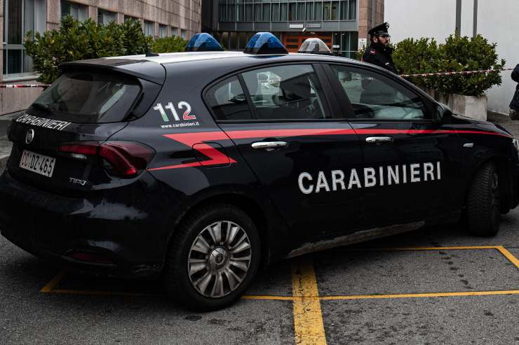Carabinieri, arrestato infermiere per violenza sessuale