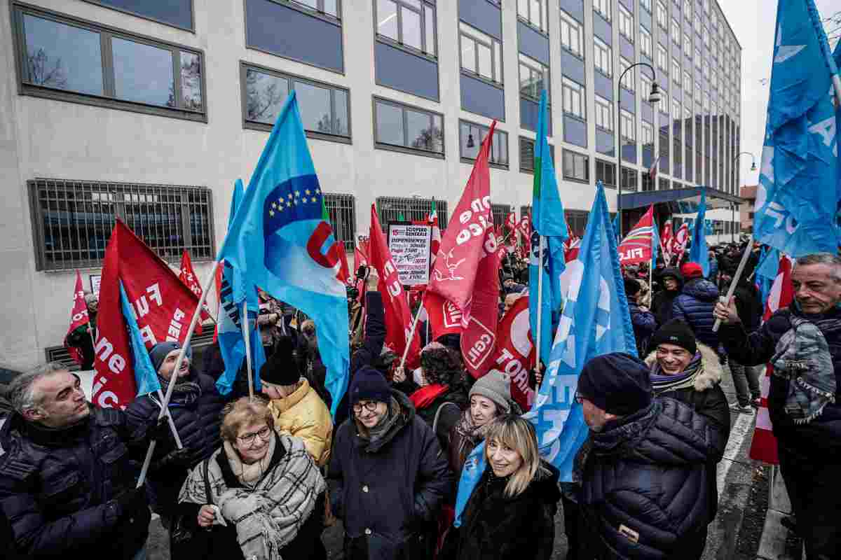 Sciopero in corso, contro la Manovra, da parte di Cgil e Uil