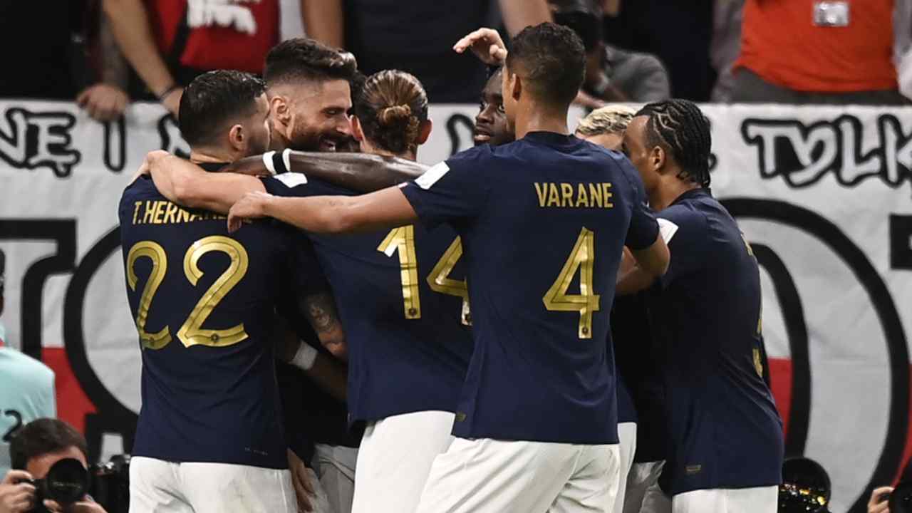 La Francia vola ai quarti di finale