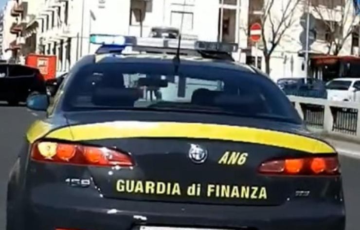 Blitz della finanza, arrestata cartomante