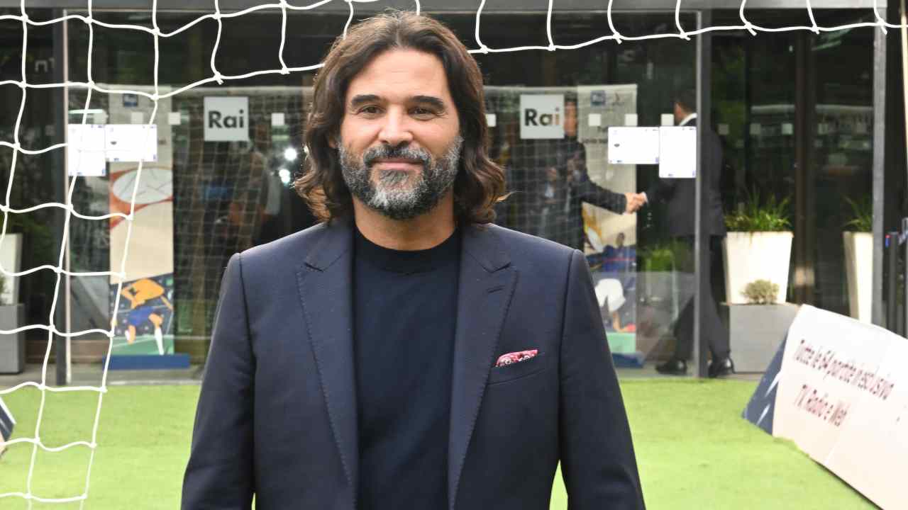 Adani continua a superarsi con la telecronaca su Messi