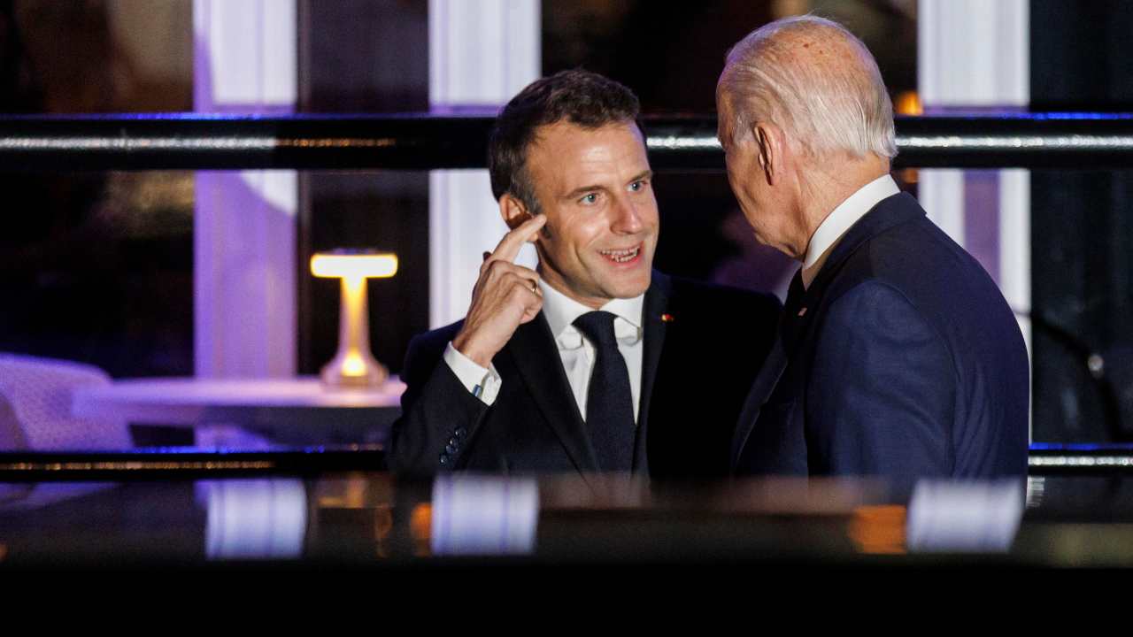 Attacco di Macron a Biden