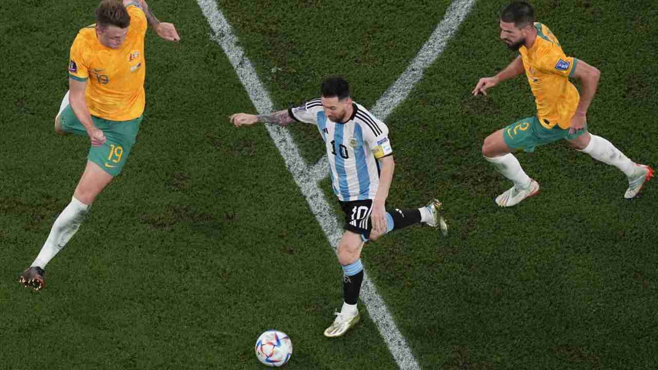 Calciatori dell'Australia chiedono a Messi una foto