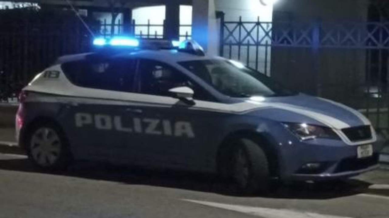 Polizia arresta genitori di una minorenne costretta a prostituirsi