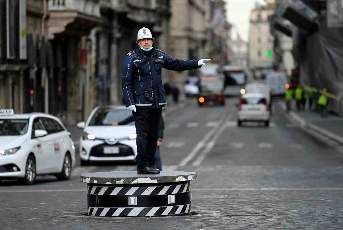 Scandalo vigili Roma tessere Vaticano