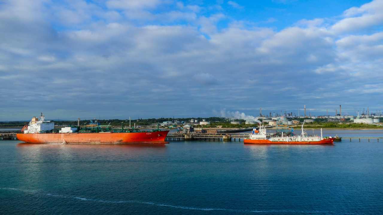 Embargo petrolio Russia trucchi per aggirarlo sanzioni