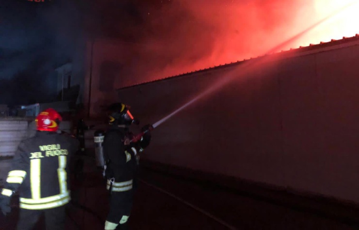 Vigili del fuoco in azione