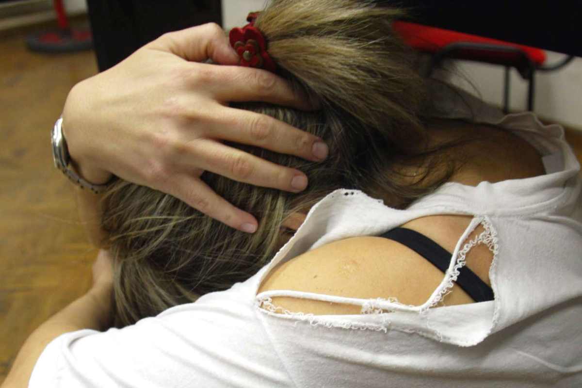 Violenza donne, incastrato non solo il fidanzato ma anche il padre