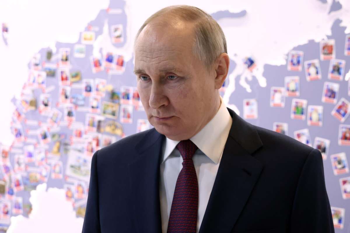 Vladimir Putin usa la parola "guerra"