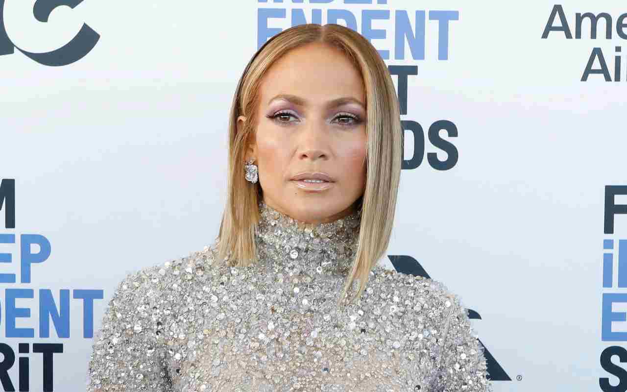 Jennifer Lopez accusata dai fans