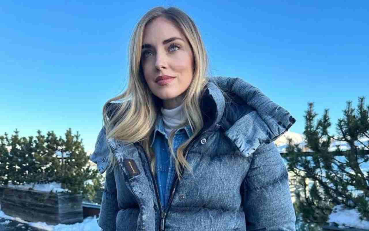 Chiara Ferragni in intimo sulla neve