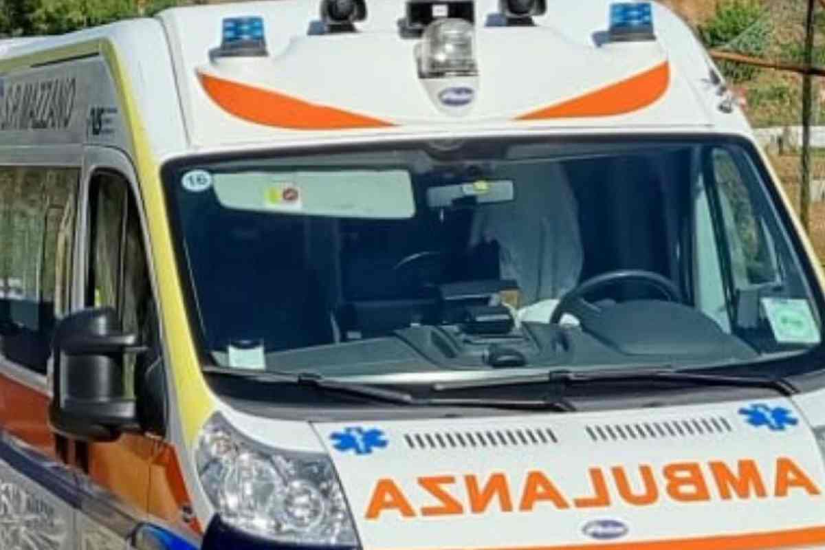 Auto pirata investe donna