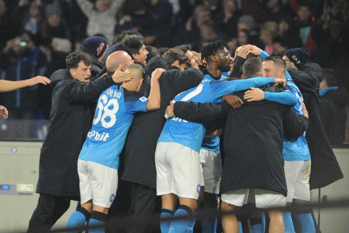 Il Napoli è sempre più solo in testa alla classifica