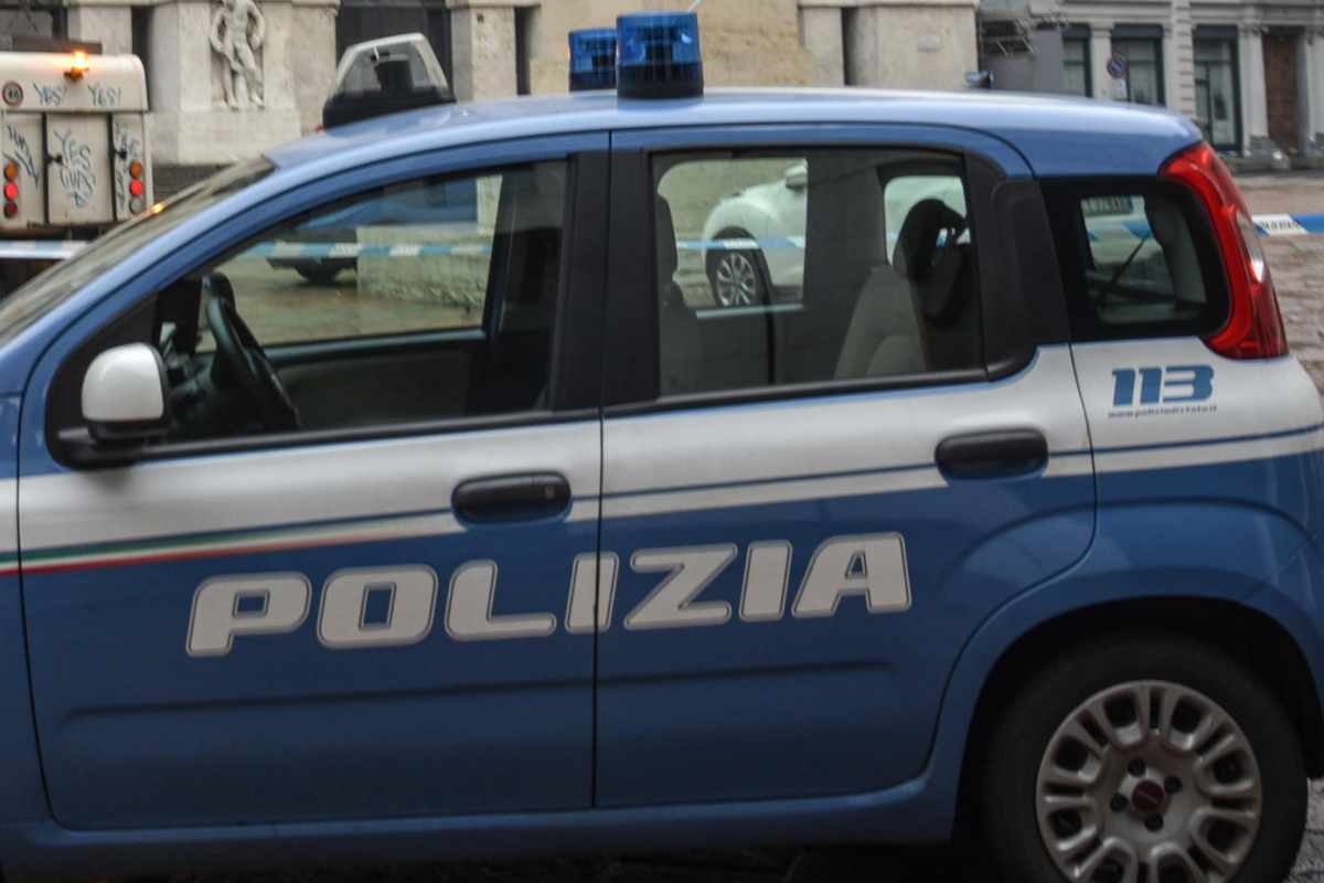 Drogata e violentata in un box