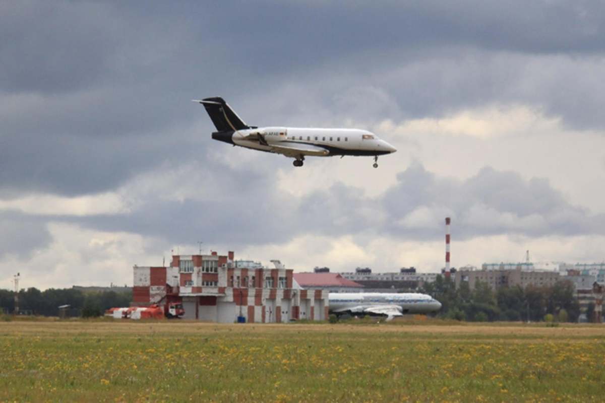 Pilota perde controllo aereo