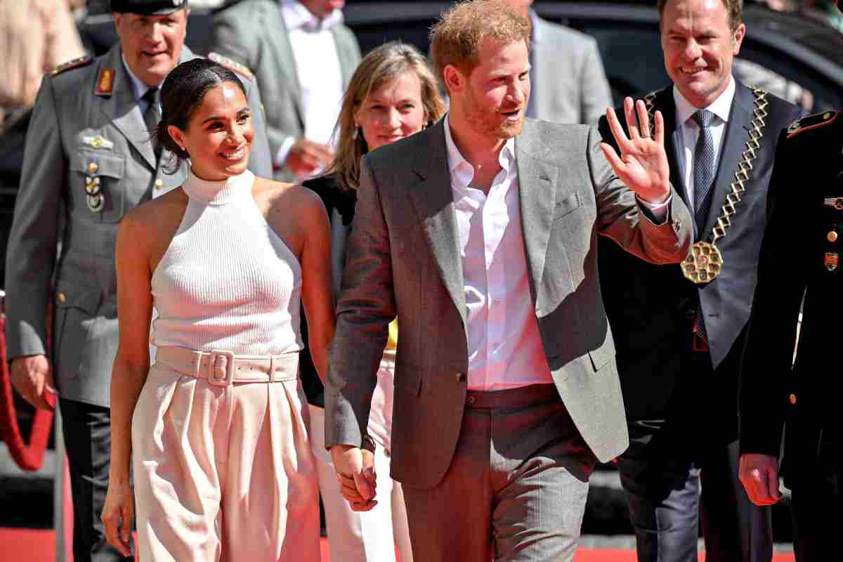 Harry e Meghan confessioni Palazzo