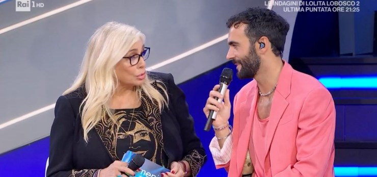 Mengoni ospite Domenica in