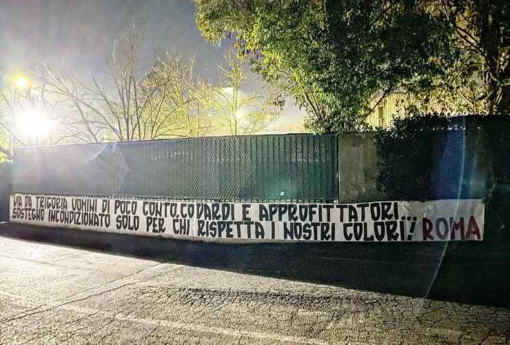 Striscione per Nicolò Zaniolo