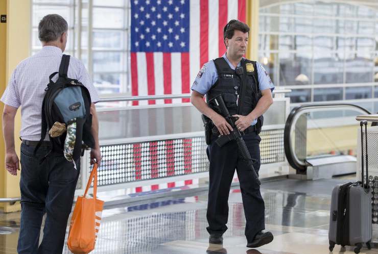 Terrore nell'aeroporto americano