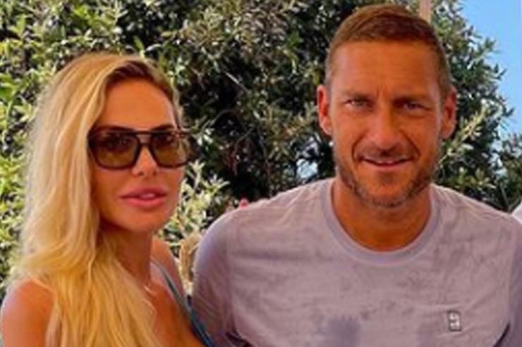 La Blasi cancella Totti dai social