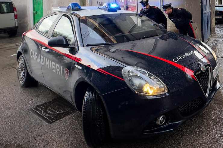 si improvvisano rapinatori