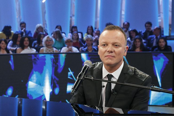 Gigi D'Alessio esibizione tv