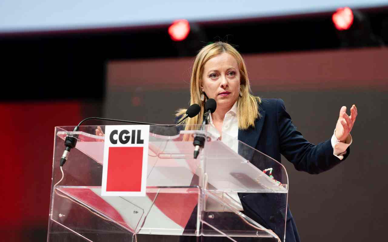 Giorgia Meloni, preidente del Consiglio, sul palco del congresso Cgil