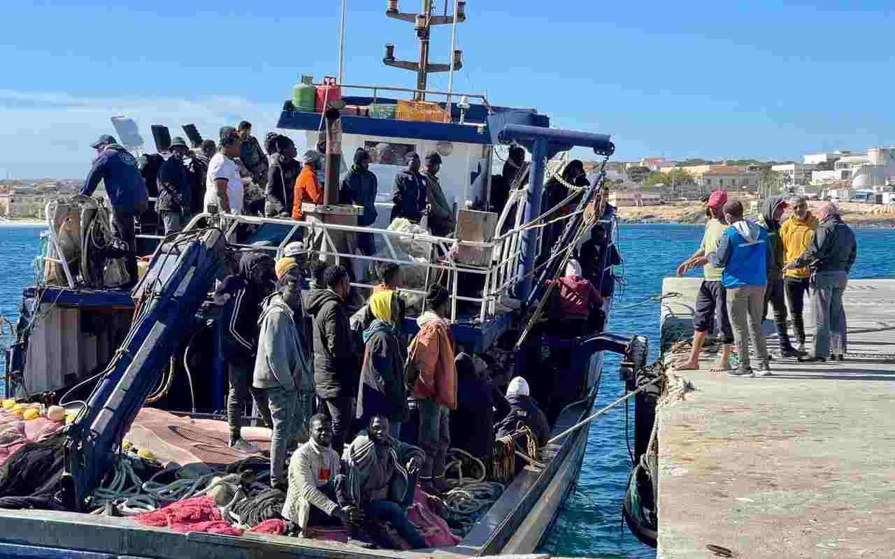 Migranti, l'emergenza senza fine. 3mila arrivi verso l'Italia nelle ultime 24 ore