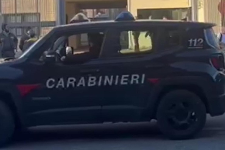 Blitz dei carabinieri