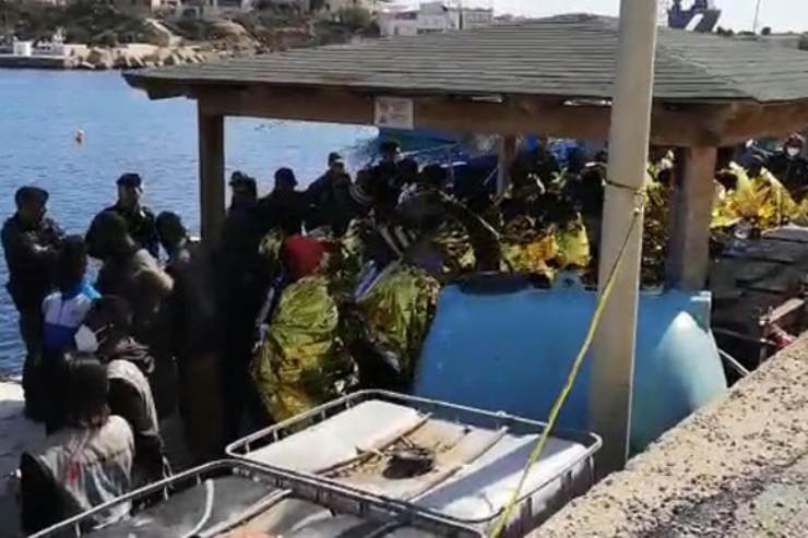 Altri cadaveri arrivano a Lampedusa