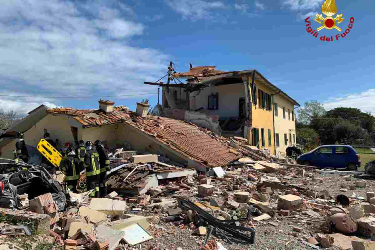 Esplosione in una casa a Lucca