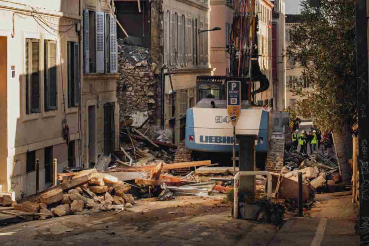 Crolla palazzo a Marsiglia