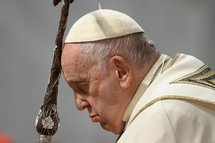 La denuncia di Papa Francesco sull'uso delle medicine