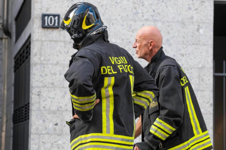 Anziana muore avvolta dalle fiamme